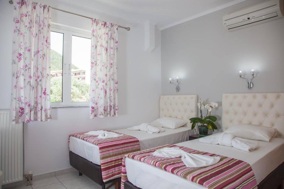 Dimosthenis Apartments נידרי מראה חיצוני תמונה